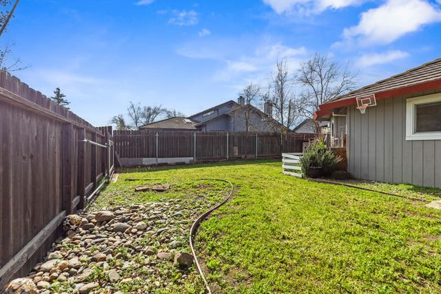 194 W Elm Ave, Galt, CA 95632