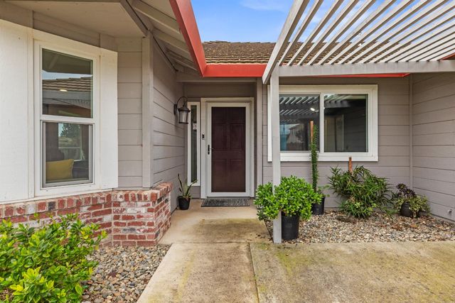 194 W Elm Ave, Galt, CA 95632