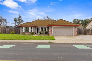 194 W Elm Ave, Galt, CA 95632