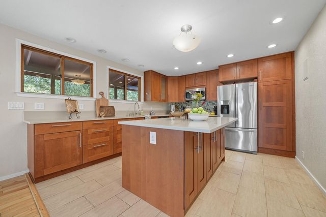 10285 Ponderosa Way, Pine Grove, CA 95665