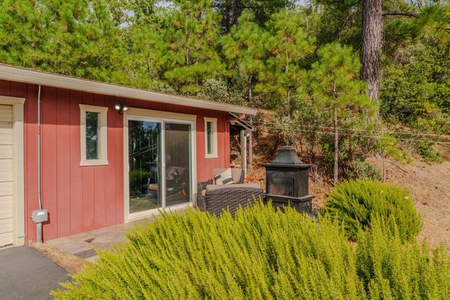 10285 Ponderosa Way, Pine Grove, CA 95665