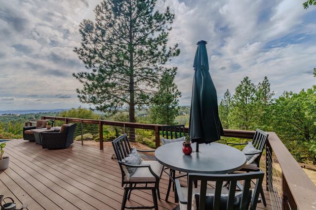 10285 Ponderosa Way, Pine Grove, CA 95665