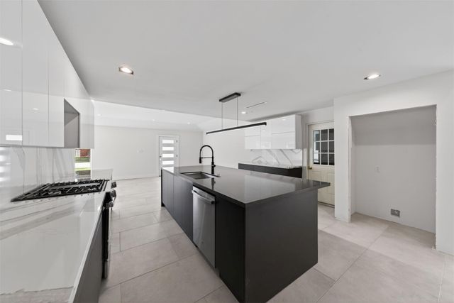 7409 Touchstone Street, Houston, TX 77028