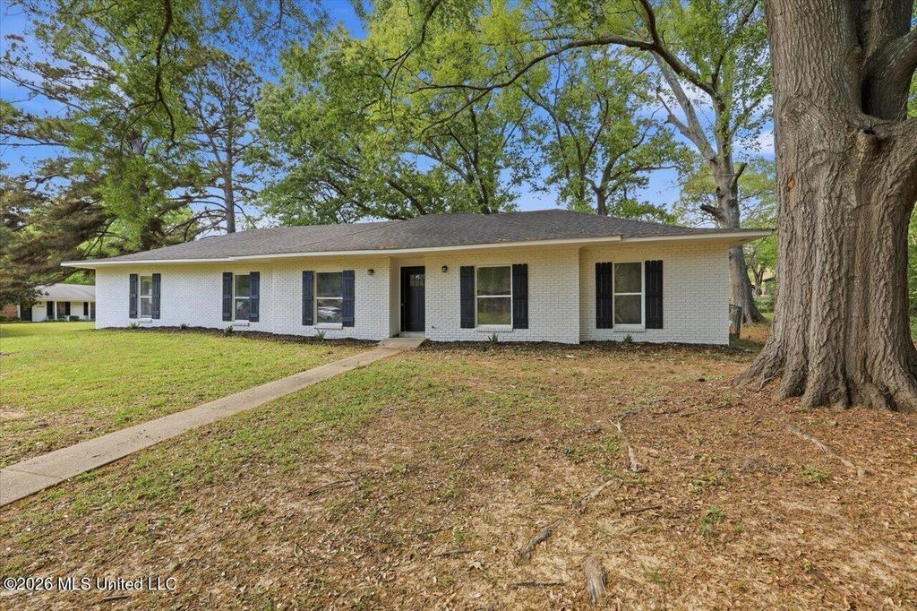 1201 Rockingham Drive, Clinton, MS 39056