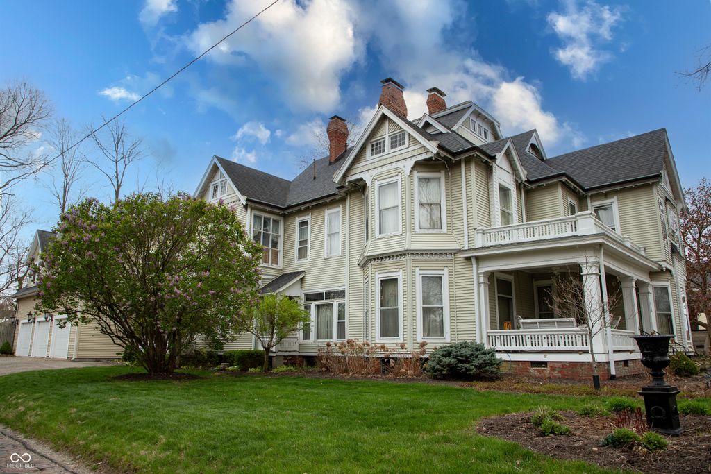 313 E Wabash Avenue, Crawfordsville, IN 47933