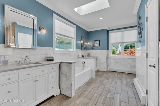 114 E Parsonage Way, Manalapan, NJ 07726