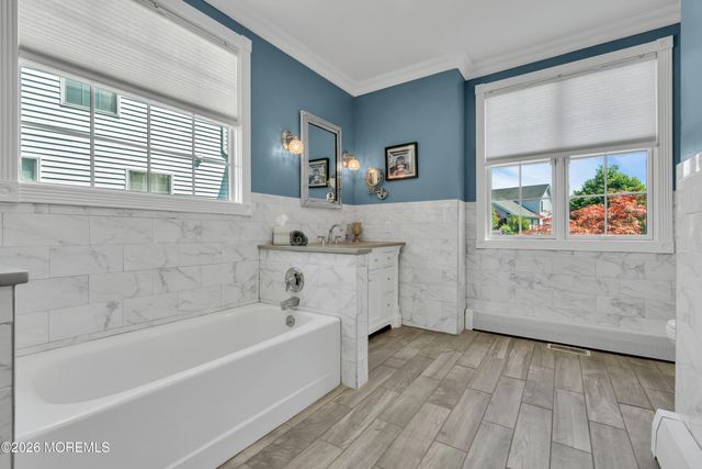 114 E Parsonage Way, Manalapan, NJ 07726