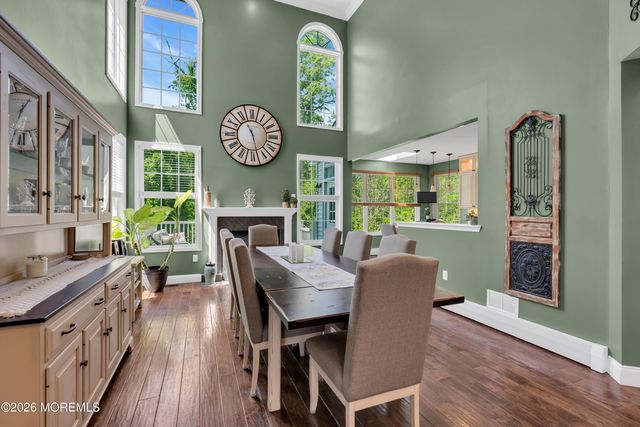 114 E Parsonage Way, Manalapan, NJ 07726