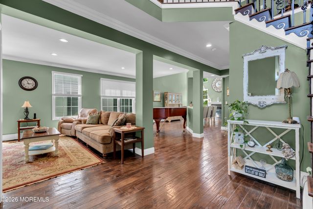 114 E Parsonage Way, Manalapan, NJ 07726