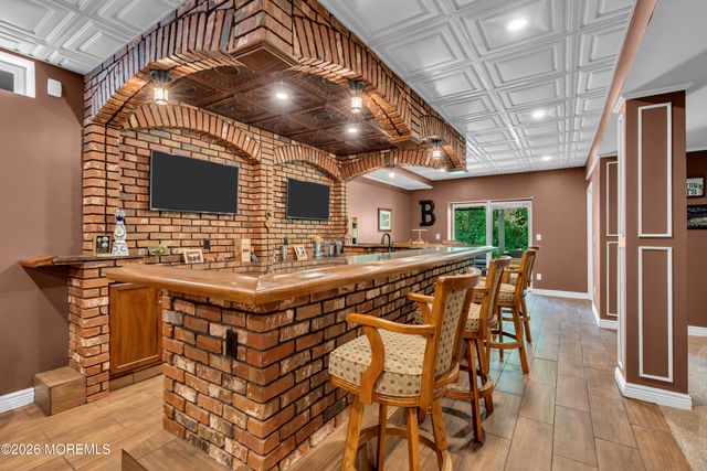 114 E Parsonage Way, Manalapan, NJ 07726