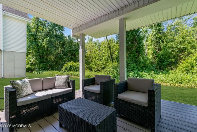 114 E Parsonage Way, Manalapan, NJ 07726