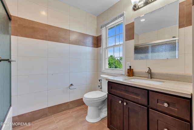 114 E Parsonage Way, Manalapan, NJ 07726
