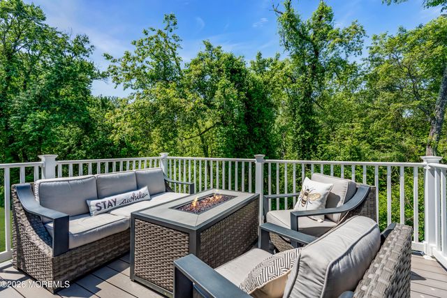 114 E Parsonage Way, Manalapan, NJ 07726