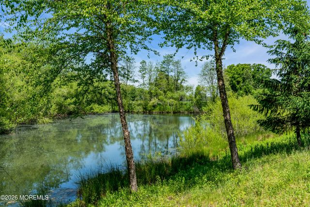 114 E Parsonage Way, Manalapan, NJ 07726