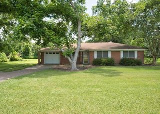 208 Roark Lane, Jones Creek, TX 77541