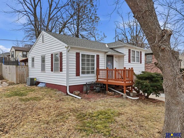 3200 S 44th Street, Lincoln, NE 68506