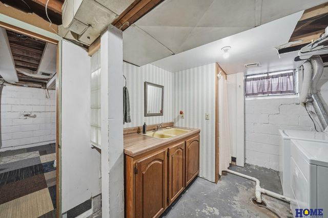 3200 S 44th Street, Lincoln, NE 68506