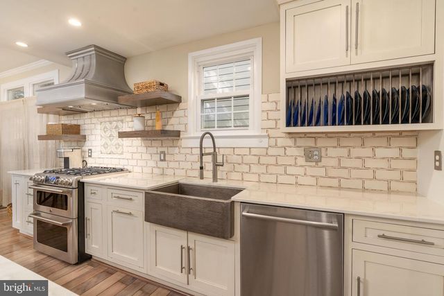 1900 N NELSON ST, Arlington, VA 22207