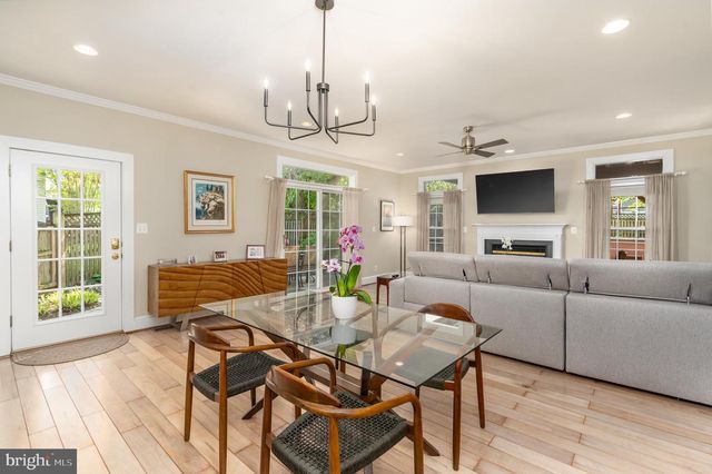 1900 N NELSON ST, Arlington, VA 22207