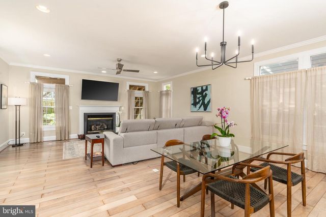 1900 N NELSON ST, Arlington, VA 22207