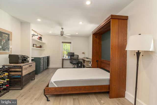 1900 N NELSON ST, Arlington, VA 22207