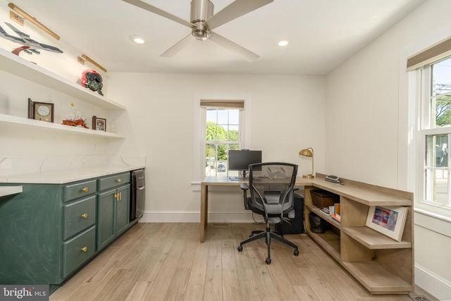 1900 N NELSON ST, Arlington, VA 22207