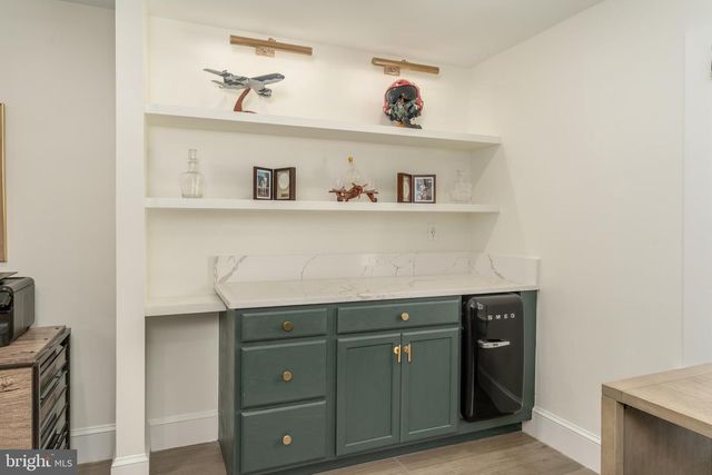 1900 N NELSON ST, Arlington, VA 22207
