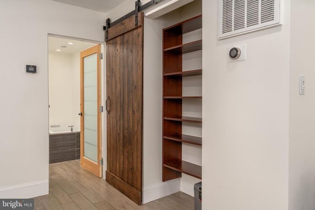 1900 N NELSON ST, Arlington, VA 22207