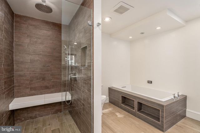 1900 N NELSON ST, Arlington, VA 22207
