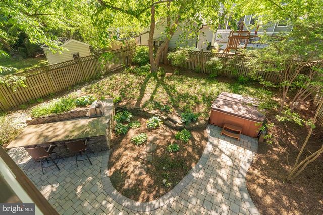 1900 N NELSON ST, Arlington, VA 22207