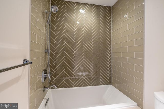 1900 N NELSON ST, Arlington, VA 22207