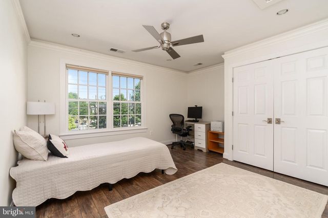 1900 N NELSON ST, Arlington, VA 22207