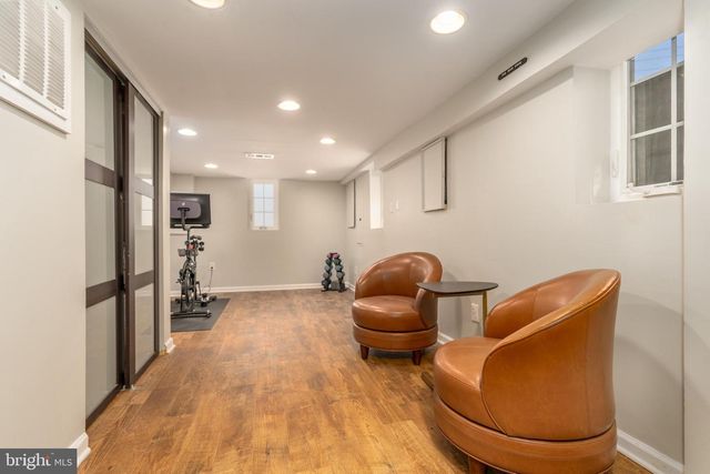 1900 N NELSON ST, Arlington, VA 22207