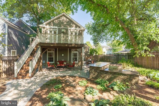 1900 N NELSON ST, Arlington, VA 22207