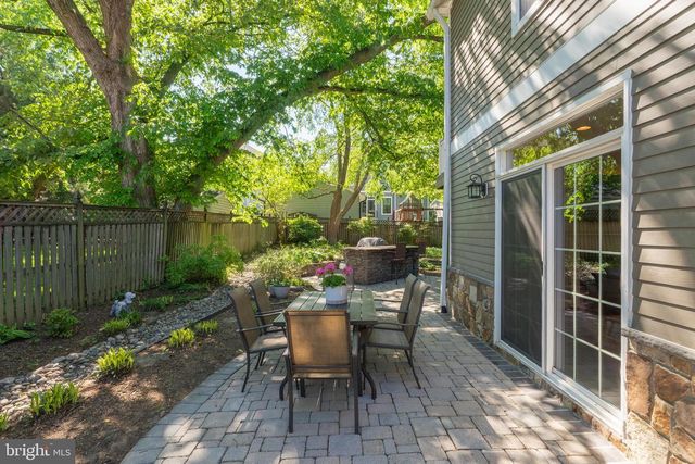 1900 N NELSON ST, Arlington, VA 22207