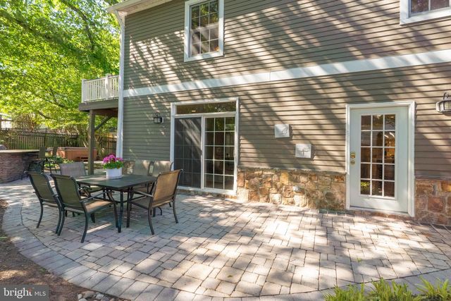 1900 N NELSON ST, Arlington, VA 22207