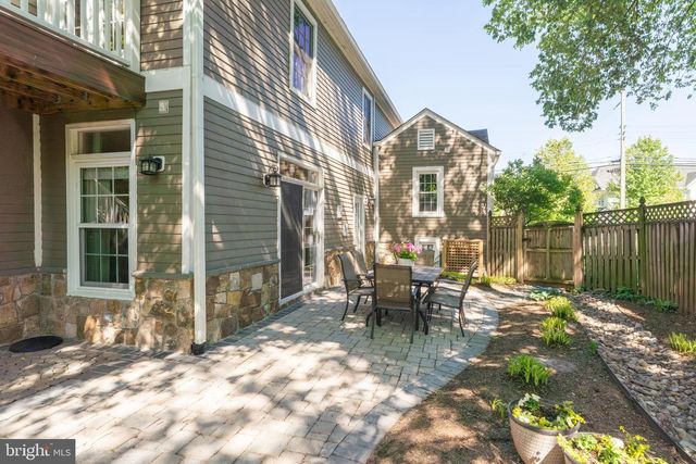1900 N NELSON ST, Arlington, VA 22207