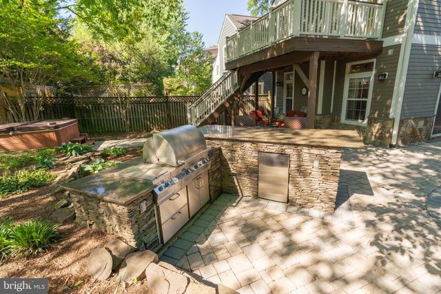 1900 N NELSON ST, Arlington, VA 22207