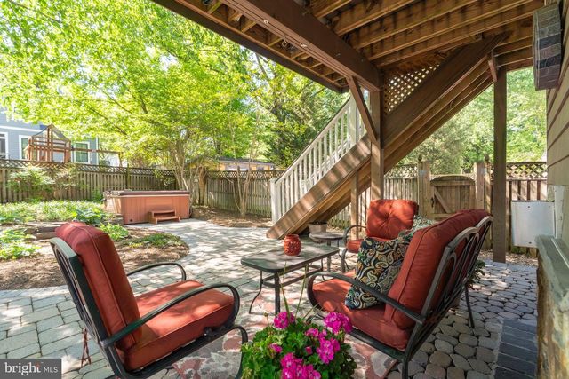 1900 N NELSON ST, Arlington, VA 22207