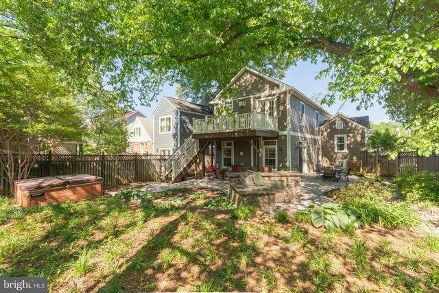 1900 N NELSON ST, Arlington, VA 22207