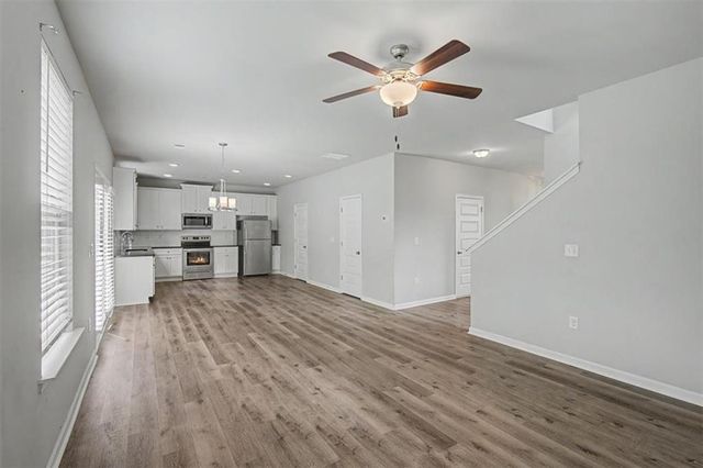 212 Mcginnis Circle, Calhoun, GA 30701