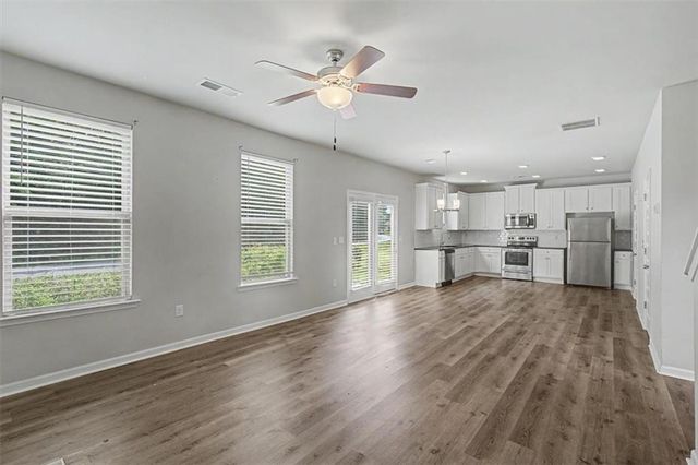 212 Mcginnis Circle, Calhoun, GA 30701