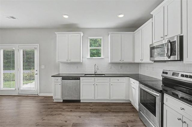 212 Mcginnis Circle, Calhoun, GA 30701
