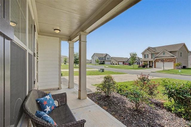 212 Mcginnis Circle, Calhoun, GA 30701