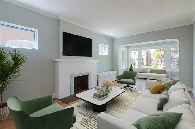 6515 N MAPLEWOOD Avenue, Chicago, IL 60645