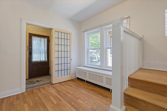 6515 N MAPLEWOOD Avenue, Chicago, IL 60645