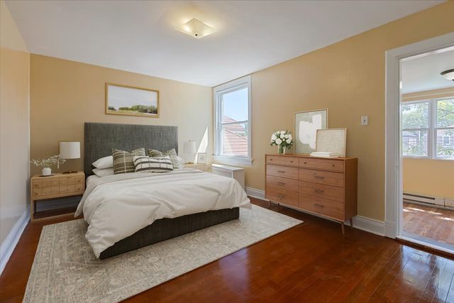 6515 N MAPLEWOOD Avenue, Chicago, IL 60645