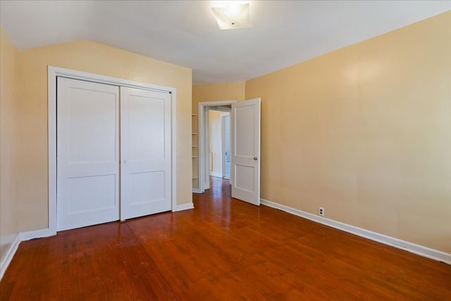 6515 N MAPLEWOOD Avenue, Chicago, IL 60645