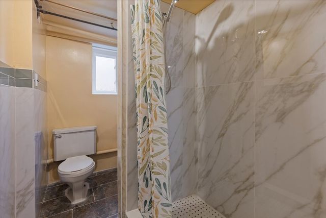 6515 N MAPLEWOOD Avenue, Chicago, IL 60645