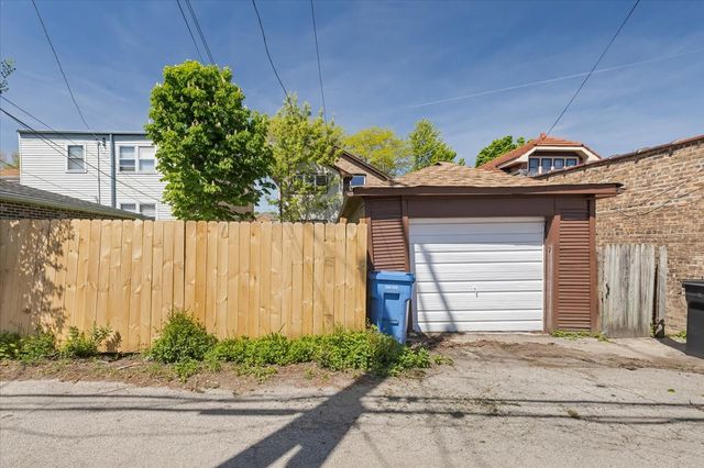6515 N MAPLEWOOD Avenue, Chicago, IL 60645
